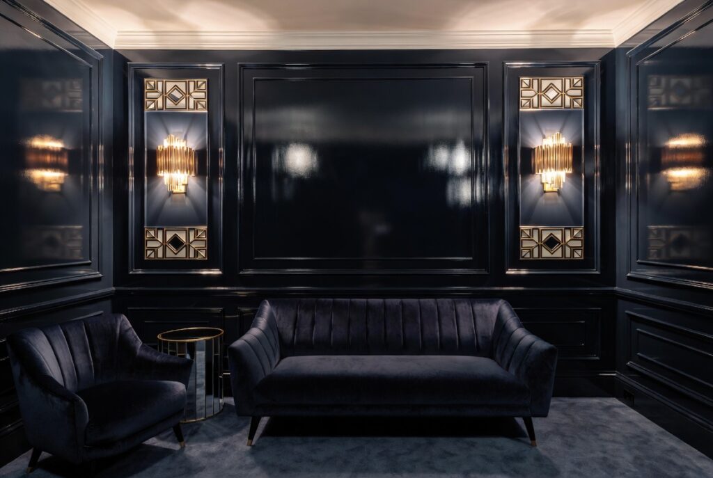 The Lacquered Wall Accent